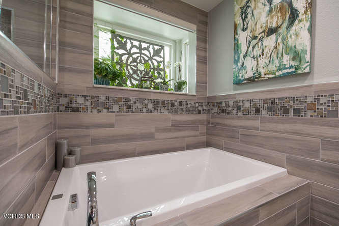 538 Valley Gate Road Simi Valley, CA 93065 - Photo 21 of 52 538 Valley Gate Rd Simi Valley-small-030
