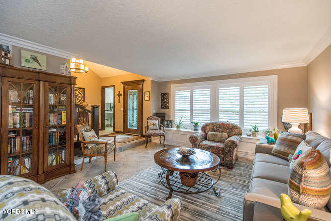 538 Valley Gate Road Simi Valley, CA 93065 - Photo 4 of 52 538 Valley Gate Rd Simi Valley-small-007