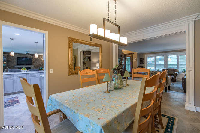 538 Valley Gate Road Simi Valley, CA 93065 - Photo 5 of 52 538 Valley Gate Rd Simi Valley-small-010