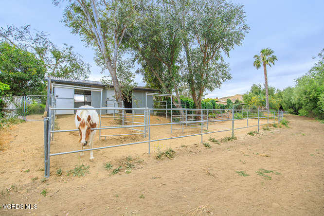 538 Valley Gate Road Simi Valley, CA 93065 - Photo 41 of 52 538 Valley Gate Rd Simi Valley-small-057