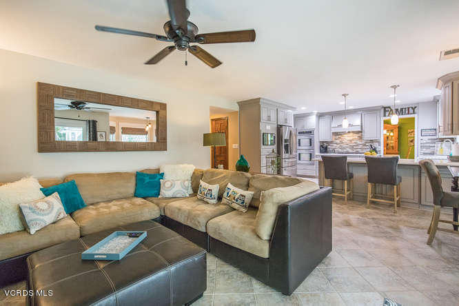 538 Valley Gate Road Simi Valley, CA 93065 - Photo 7 of 52 538 Valley Gate Rd Simi Valley-small-015
