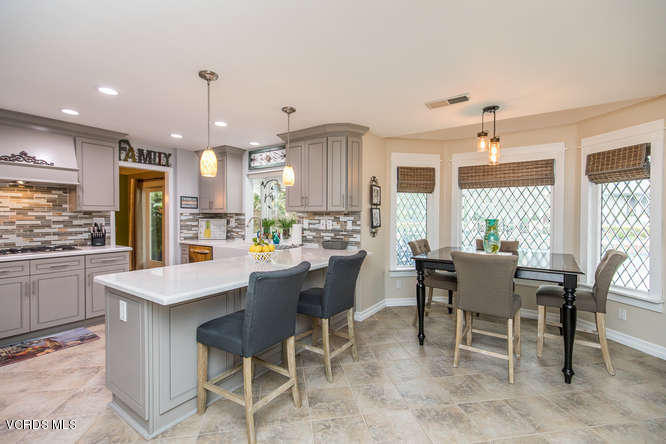 538 Valley Gate Road Simi Valley, CA 93065 - Photo 9 of 52 538 Valley Gate Rd Simi Valley-small-018