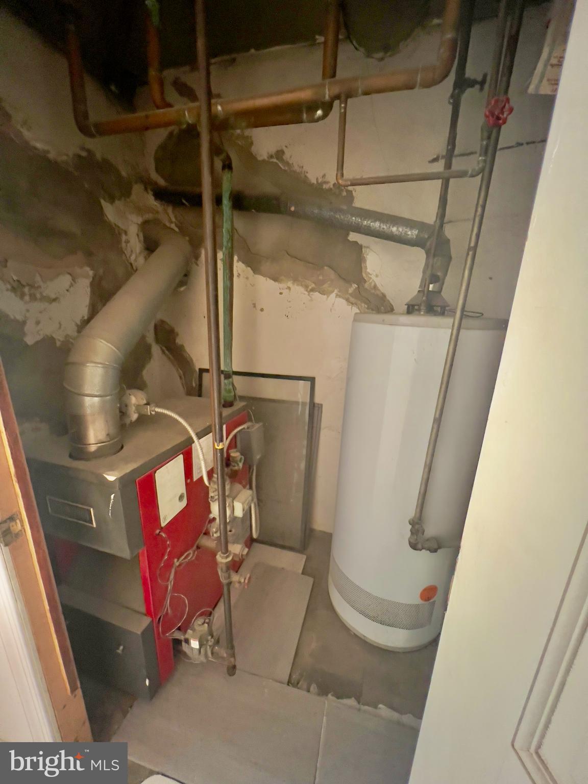 124 West Spencer Street Philadelphia, PA 19120 - Photo 26 of 34 a utility room with dryer and washer