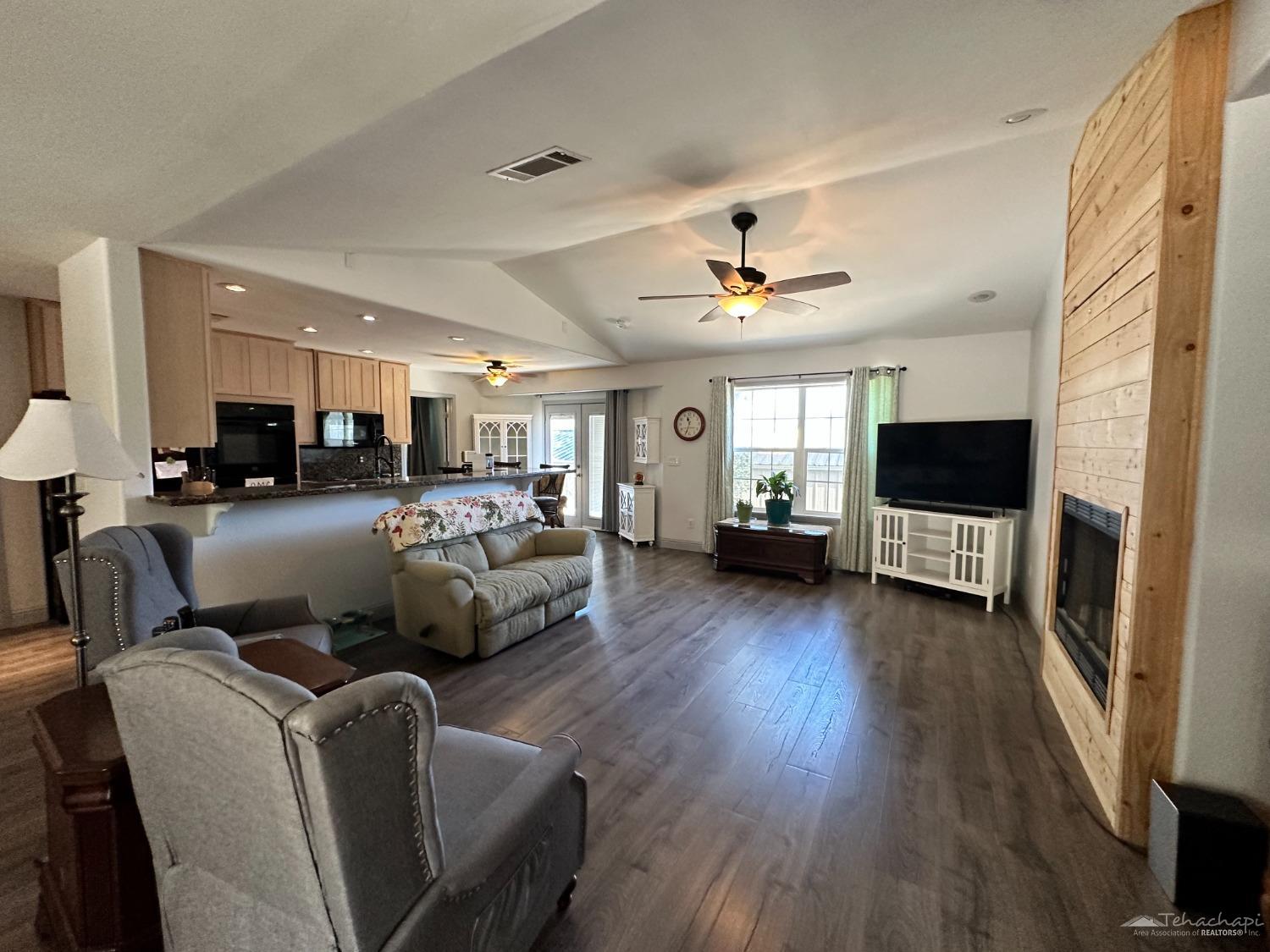 28880 Delaware Drive Tehachapi, CA 93561 - Photo 7 of 48 Gallery Image 7