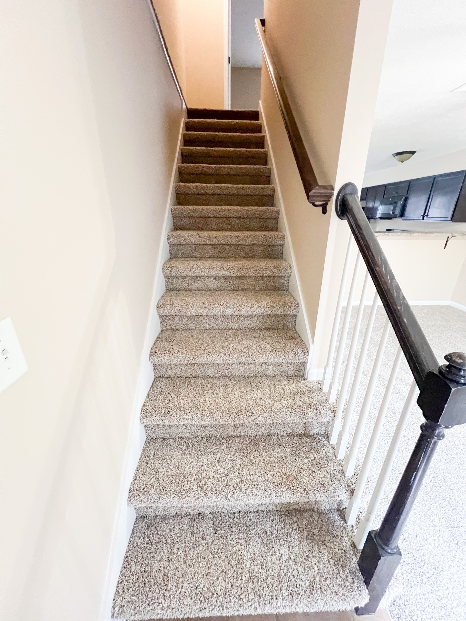685 Oliver Loop, Unit E Clarksville, TN 37040 - Photo 2 of 6 a view of entryway