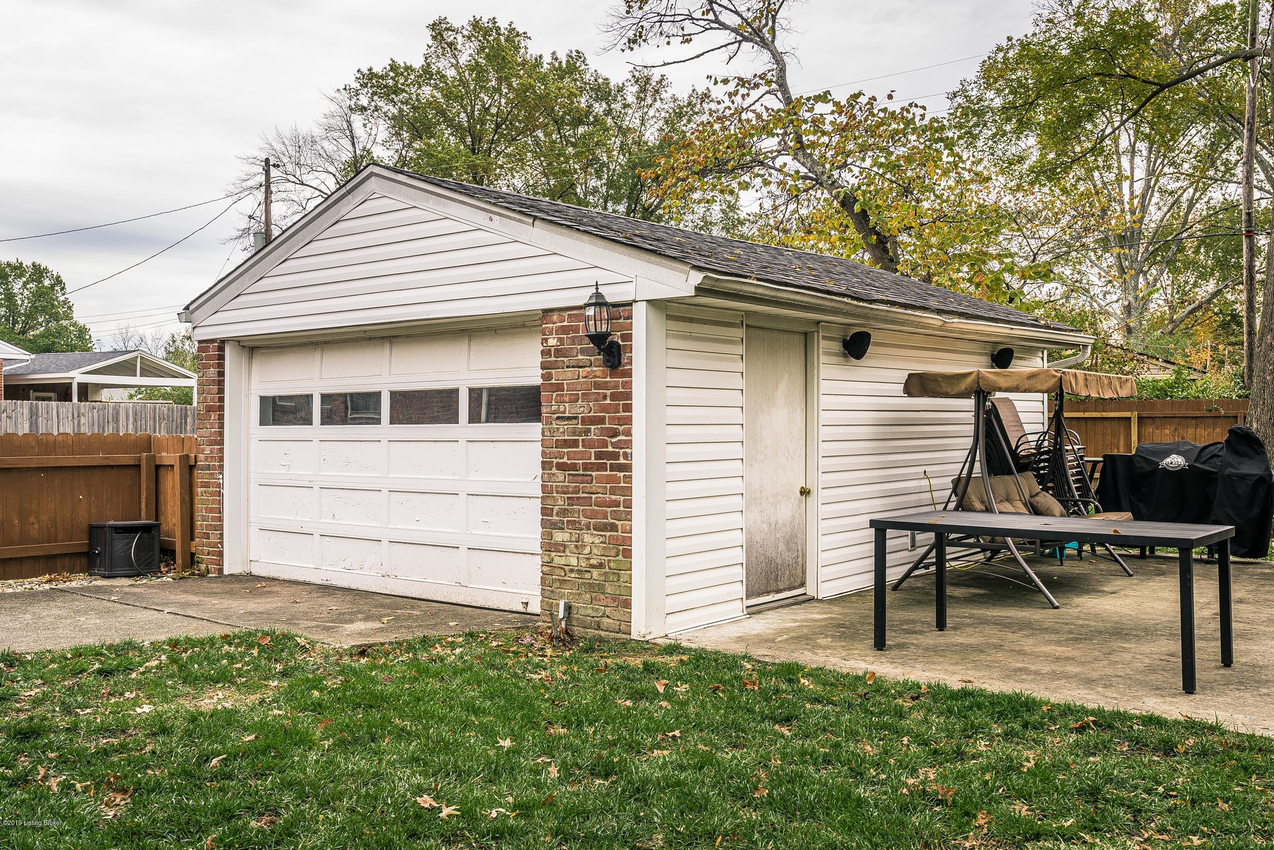 4606 Fox Run Road Louisville, KY 40207 - Photo 46 of 46 4606 Fox Run Road-14