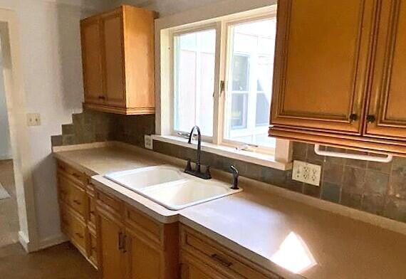 611 Robin Road Ann Arbor, MI 48103 - Photo 10 of 31 11 b