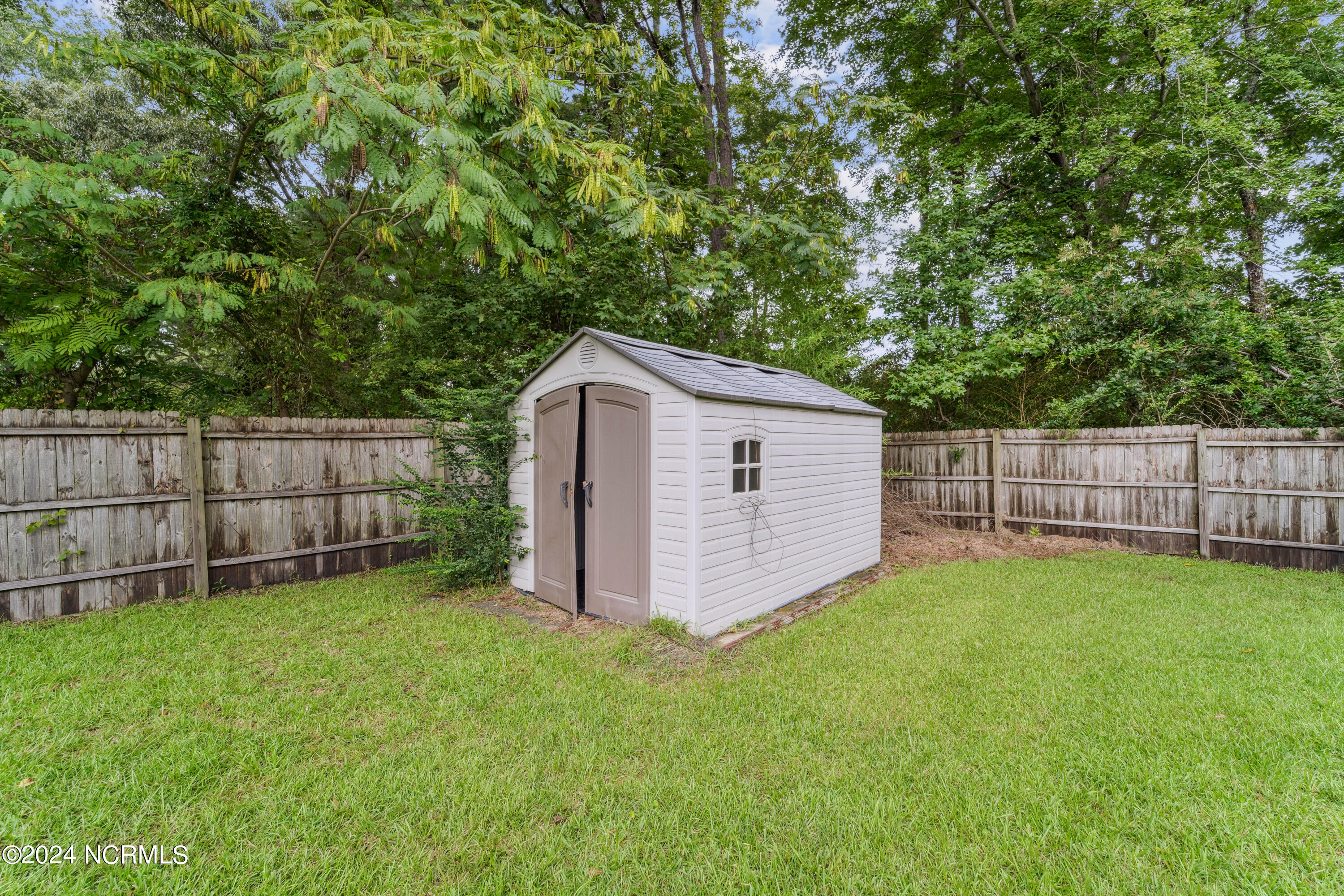 215 Sheffield Road Jacksonville, NC 28546 - Photo 19 of 23 Shed