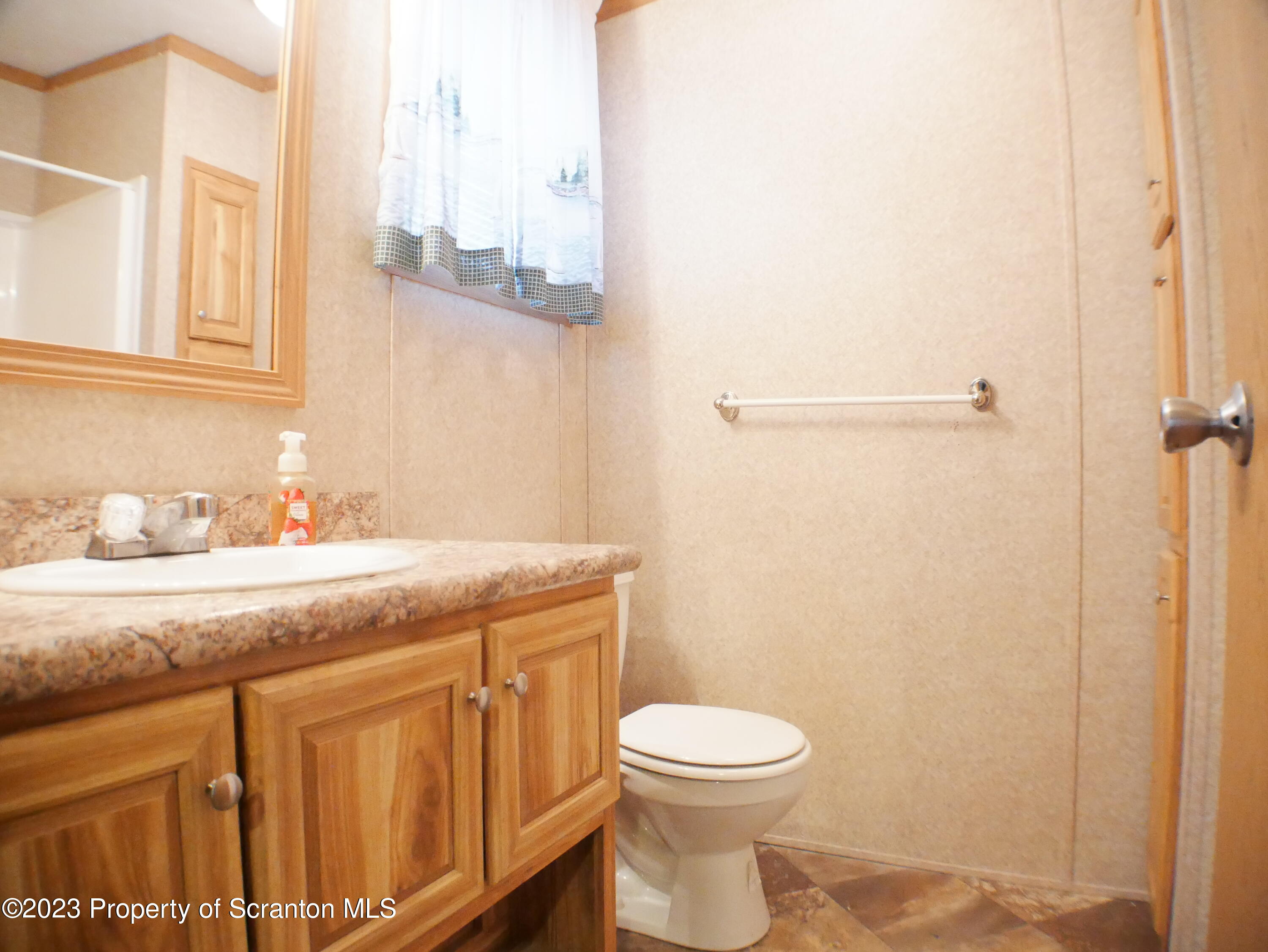 175 South Lk Road Montrose, PA 18801 - Photo 11 of 34 Master Bathroom