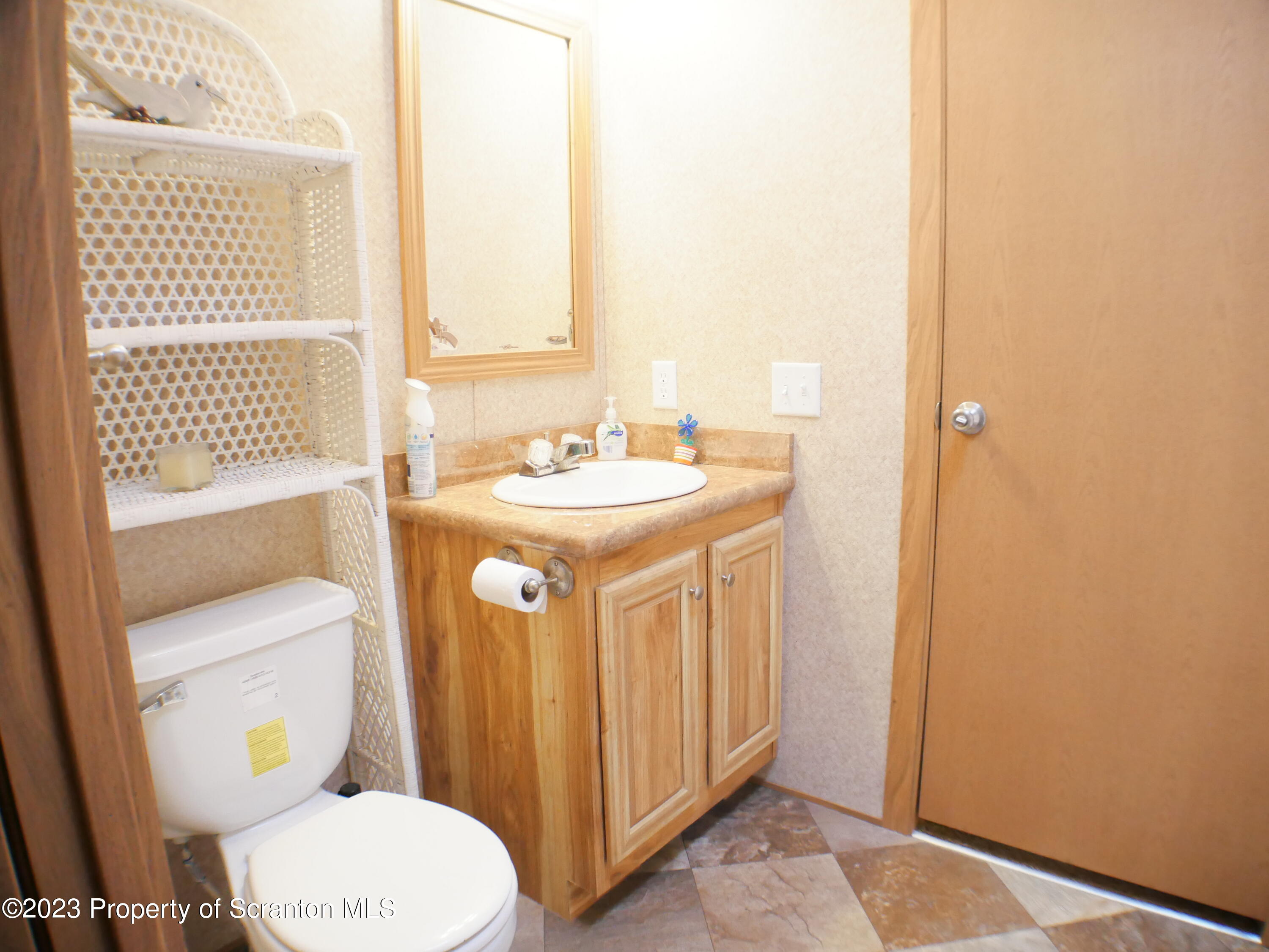175 South Lk Road Montrose, PA 18801 - Photo 18 of 34 Full Bathroom