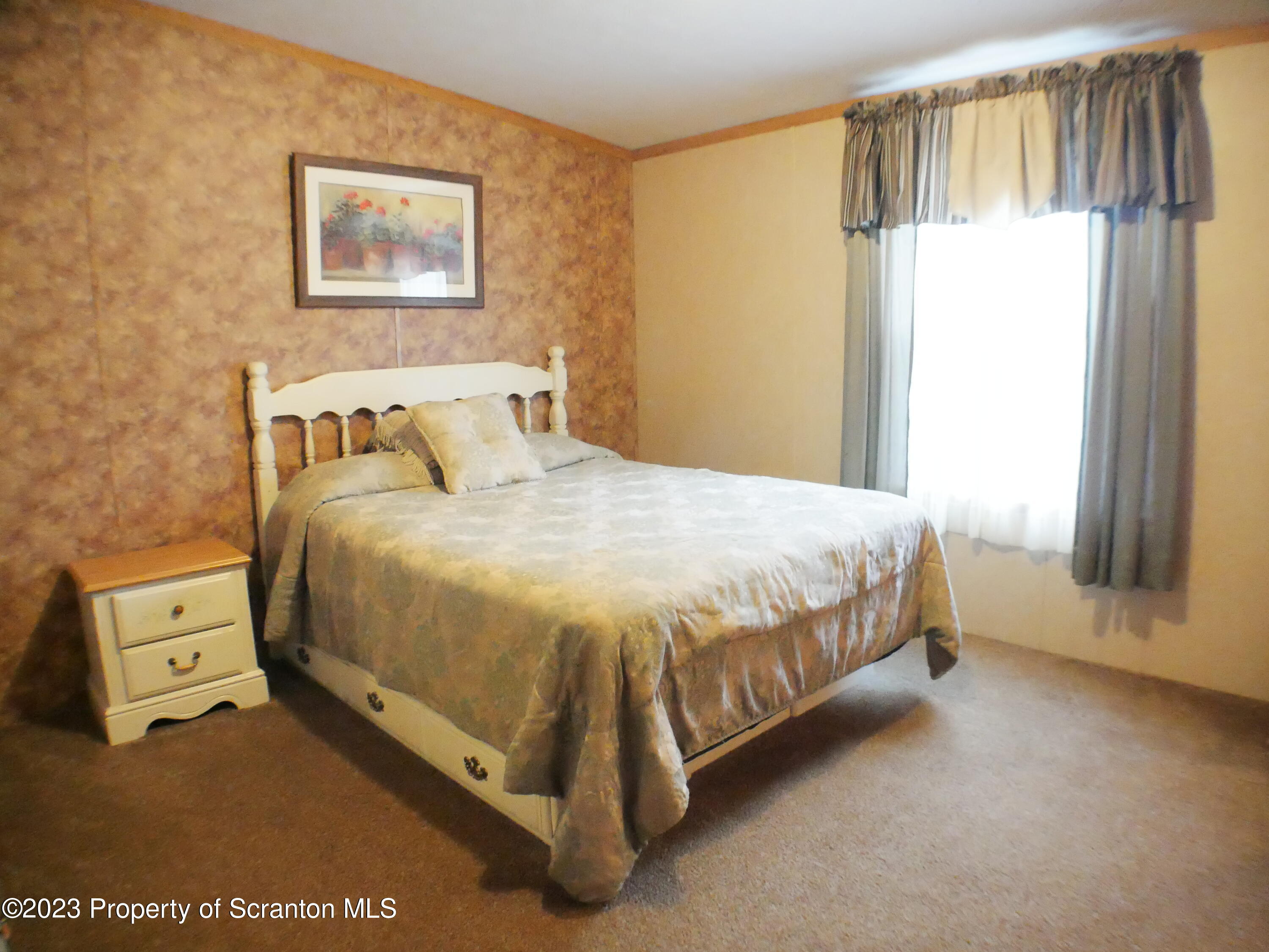 175 South Lk Road Montrose, PA 18801 - Photo 5 of 34 Master Bedroom