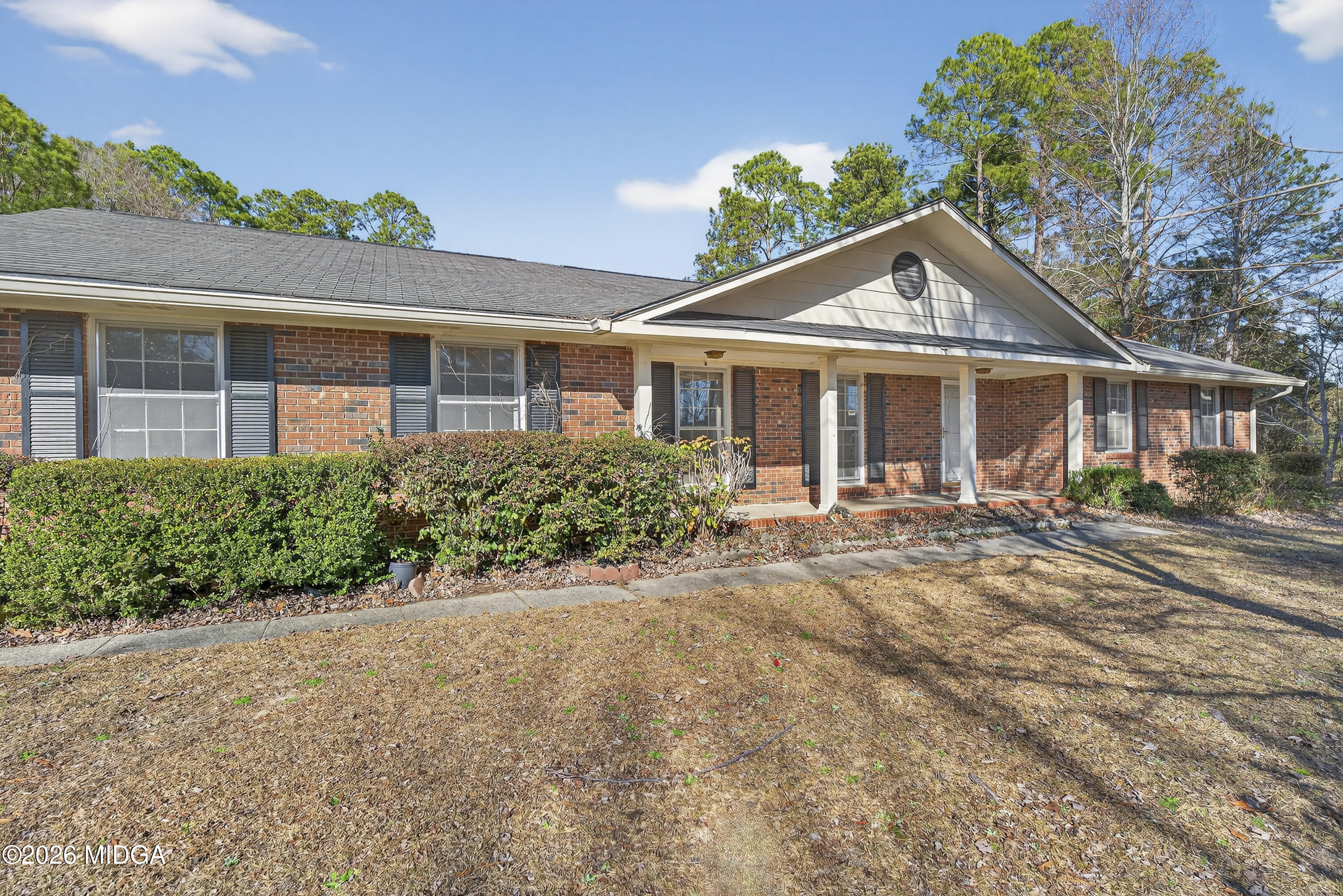 1775 Lower Hartley Bridge Road Byron, GA 31008 - Photo 2 of 51 front view of a house with a yard
