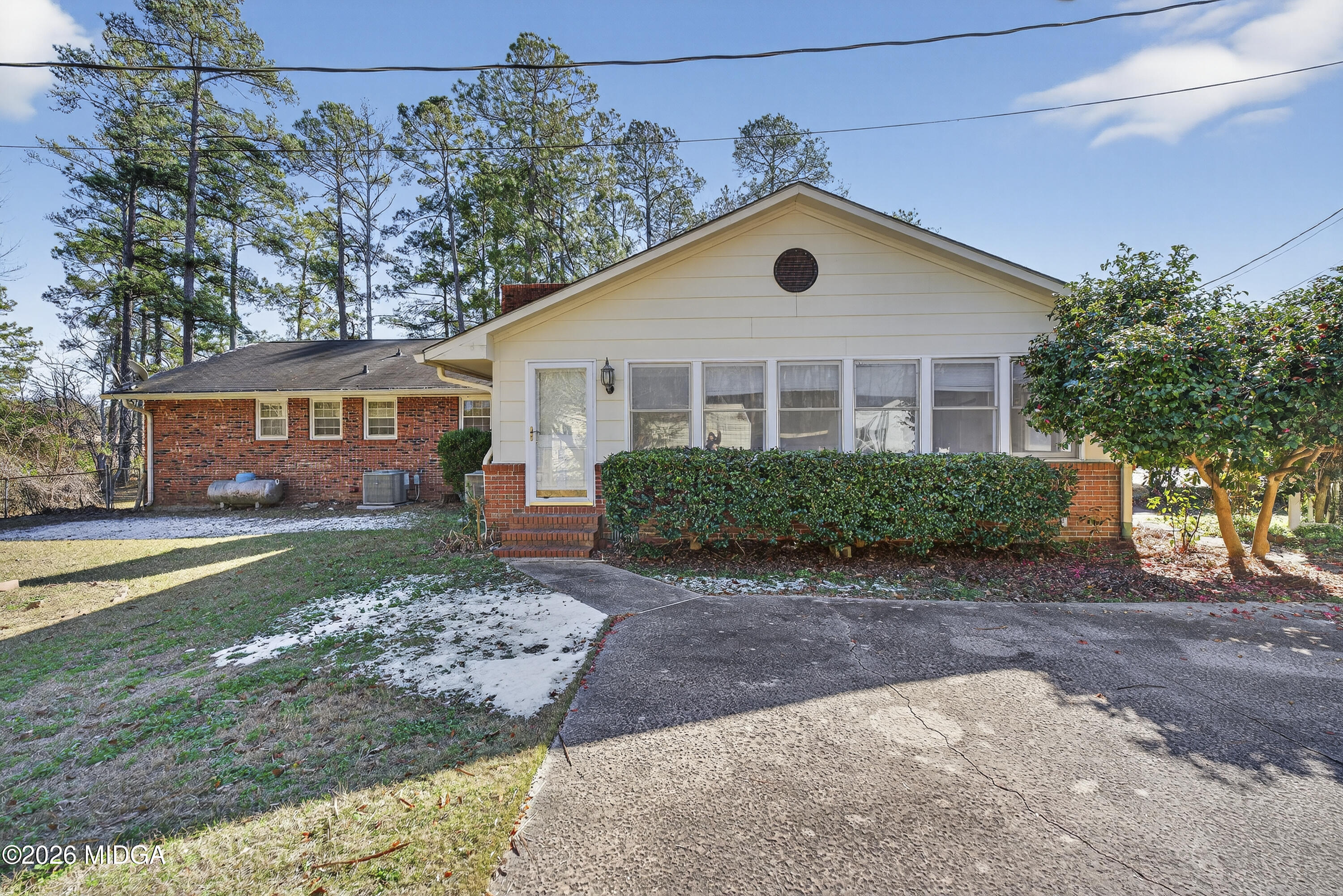 1775 Lower Hartley Bridge Road Byron, GA 31008 - Photo 50 of 51 a front view of a house with a yard