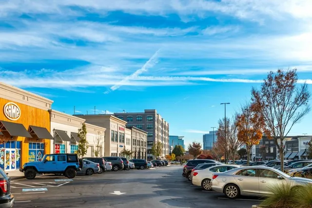 $550,000 | 4561 Olde Perimeter Way, Unit 1701, Atlanta, GA 30346