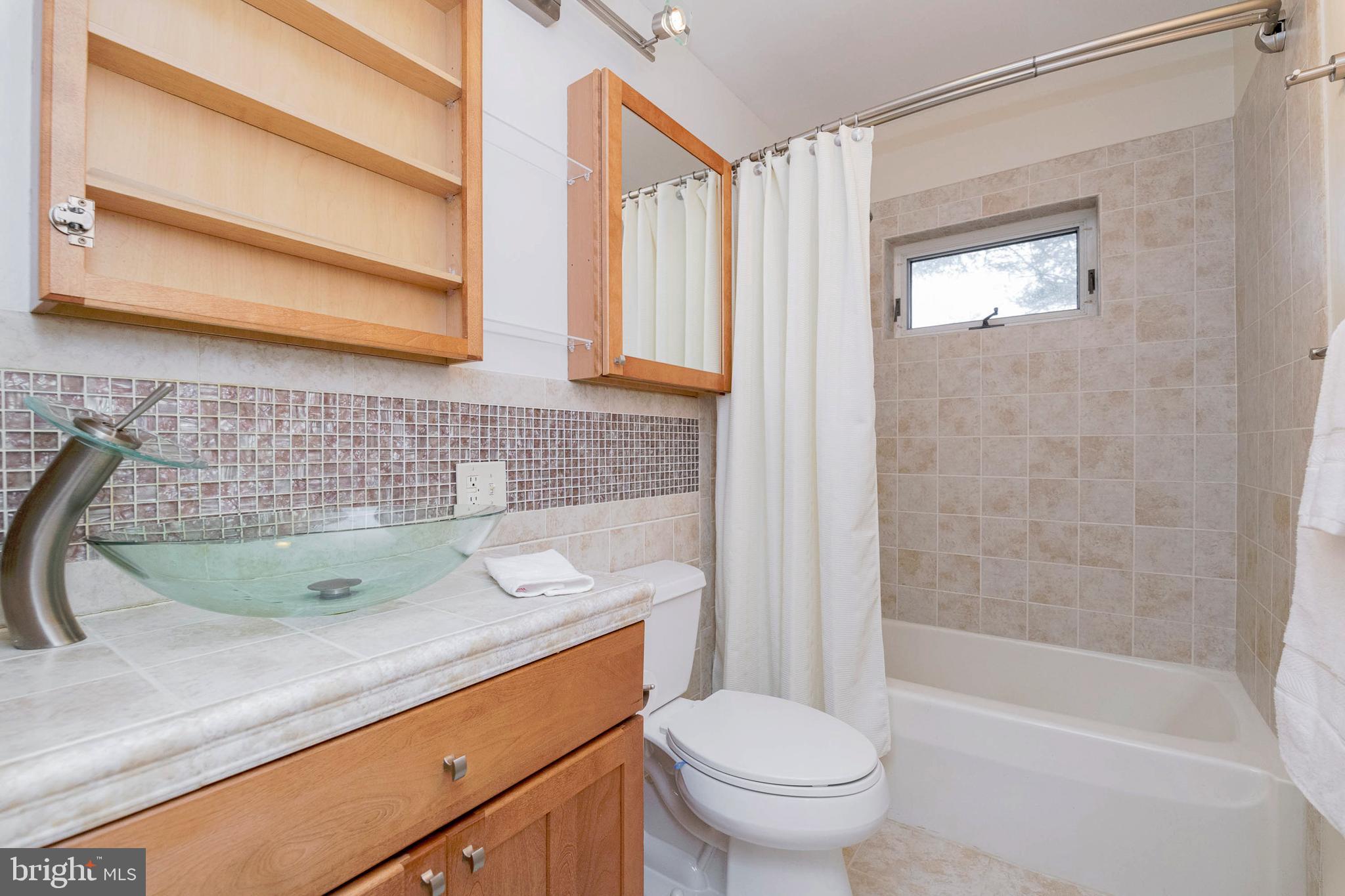 16 Holy Cross Road Street, MD 21154 - Photo 17 of 53 Hall Bath