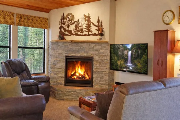 $564,900 | 17730 West Core Road, Unit 2 FAIRWAY VILLAGE, Sunriver, OR 97707