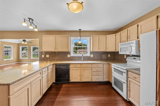 $329,900 | 1014 Daniel Drive, Maryville, IL 62062