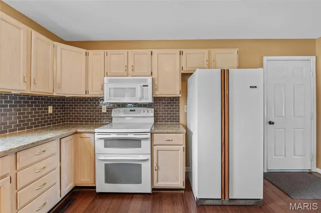 $329,900 | 1014 Daniel Drive, Maryville, IL 62062