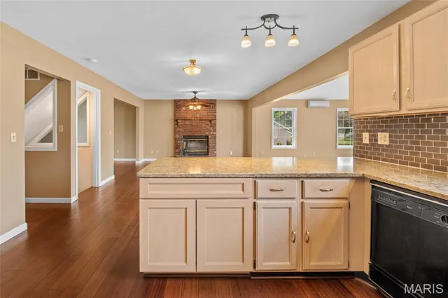 $329,900 | 1014 Daniel Drive, Maryville, IL 62062