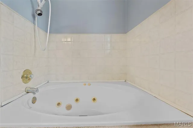 $329,900 | 1014 Daniel Drive, Maryville, IL 62062