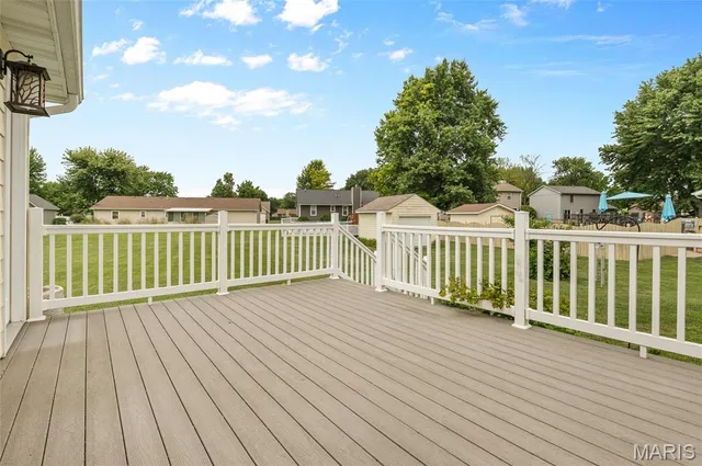 $329,900 | 1014 Daniel Drive, Maryville, IL 62062