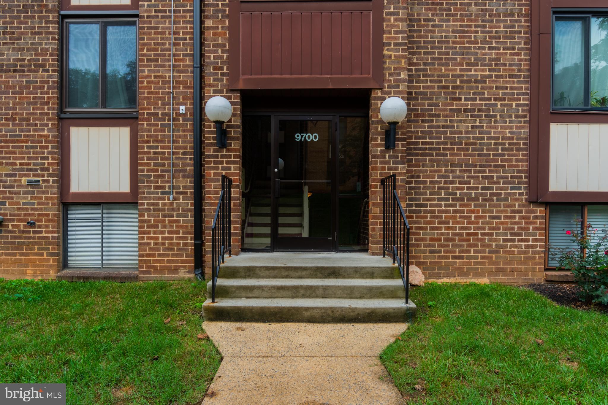 9700 Kingsbridge Drive, Unit 2, Fairfax, VA 22031 Compass