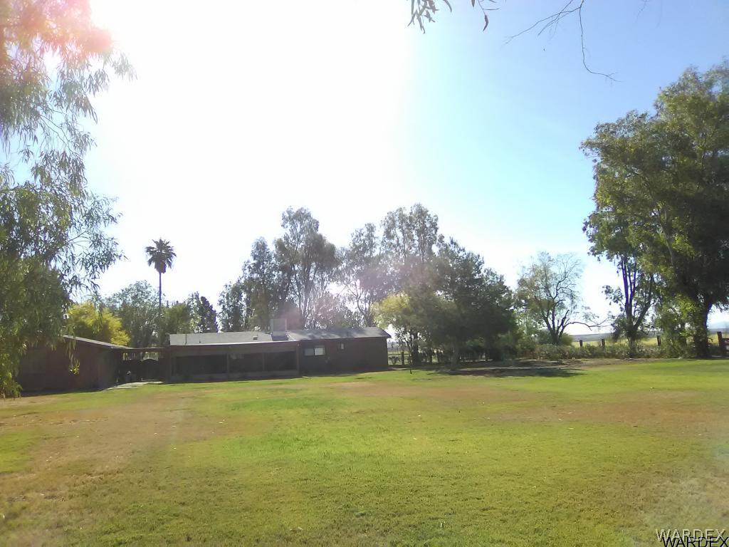 8485 Boundary Peak Road Mohave Valley, AZ 86440 - Photo 21 of 40 a view of outdoor space with swimming pool