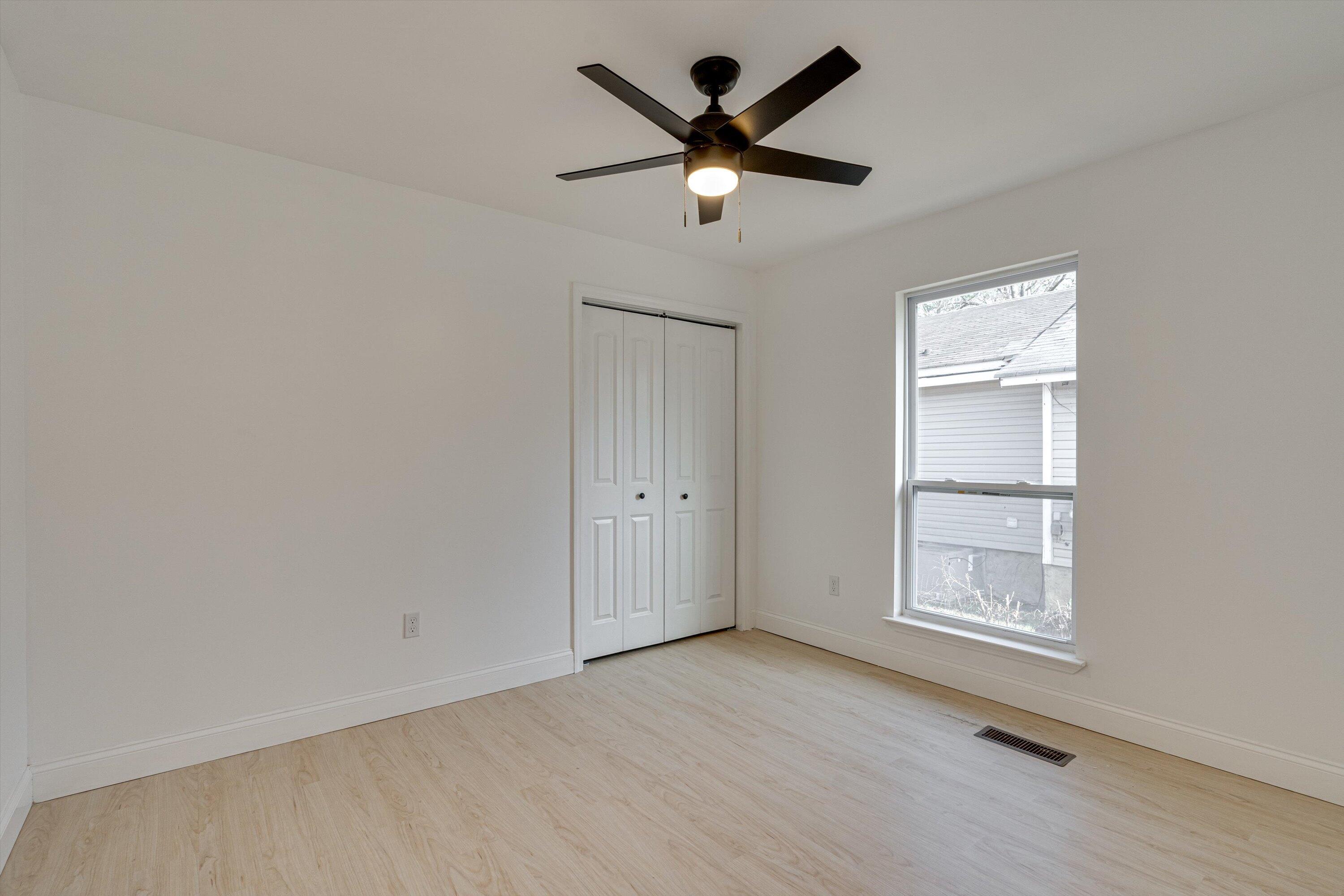 1903 East 33rd Street Chattanooga, TN 37407 - Photo 12 of 19 12-1903 E 33rd St-12