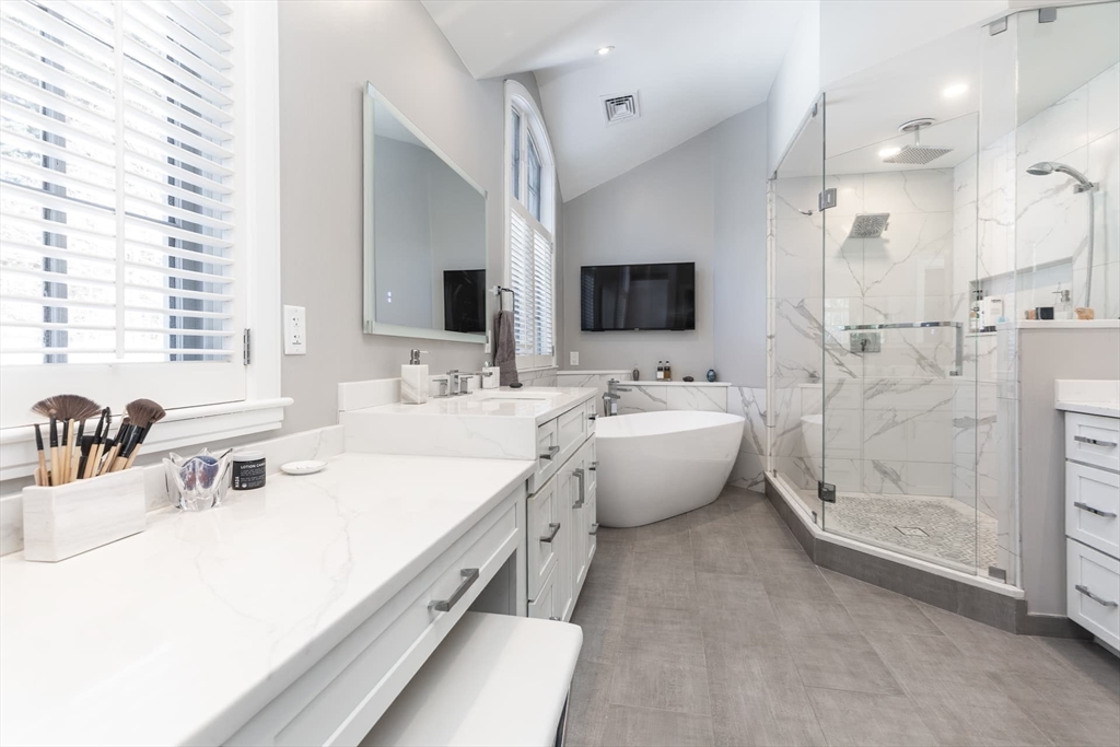 46 Black Burnian Road Weston, MA 02493 - Photo 24 of 42