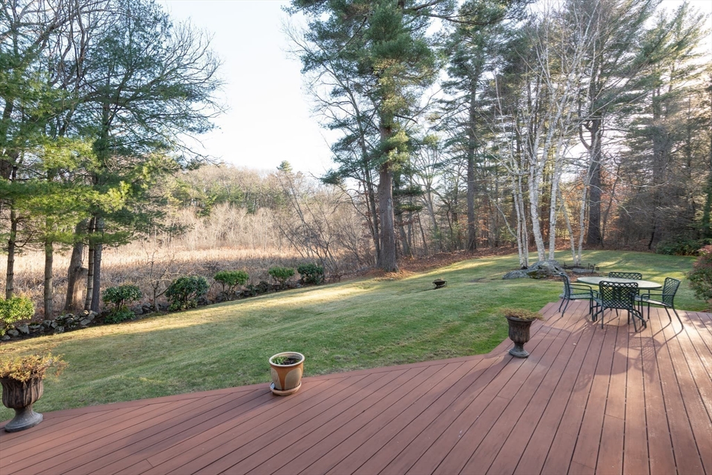 46 Black Burnian Road Weston, MA 02493 - Photo 6 of 42