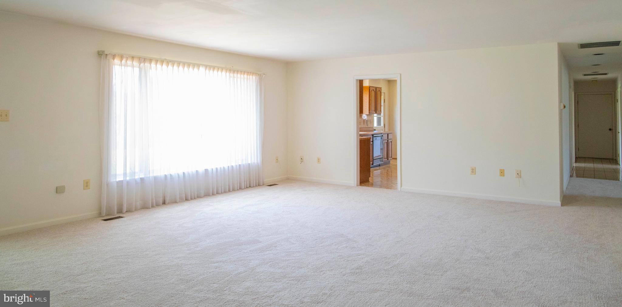 4600 Catharpin Road Gainesville, VA 20155 - Photo 16 of 44 Family room off of kitchen