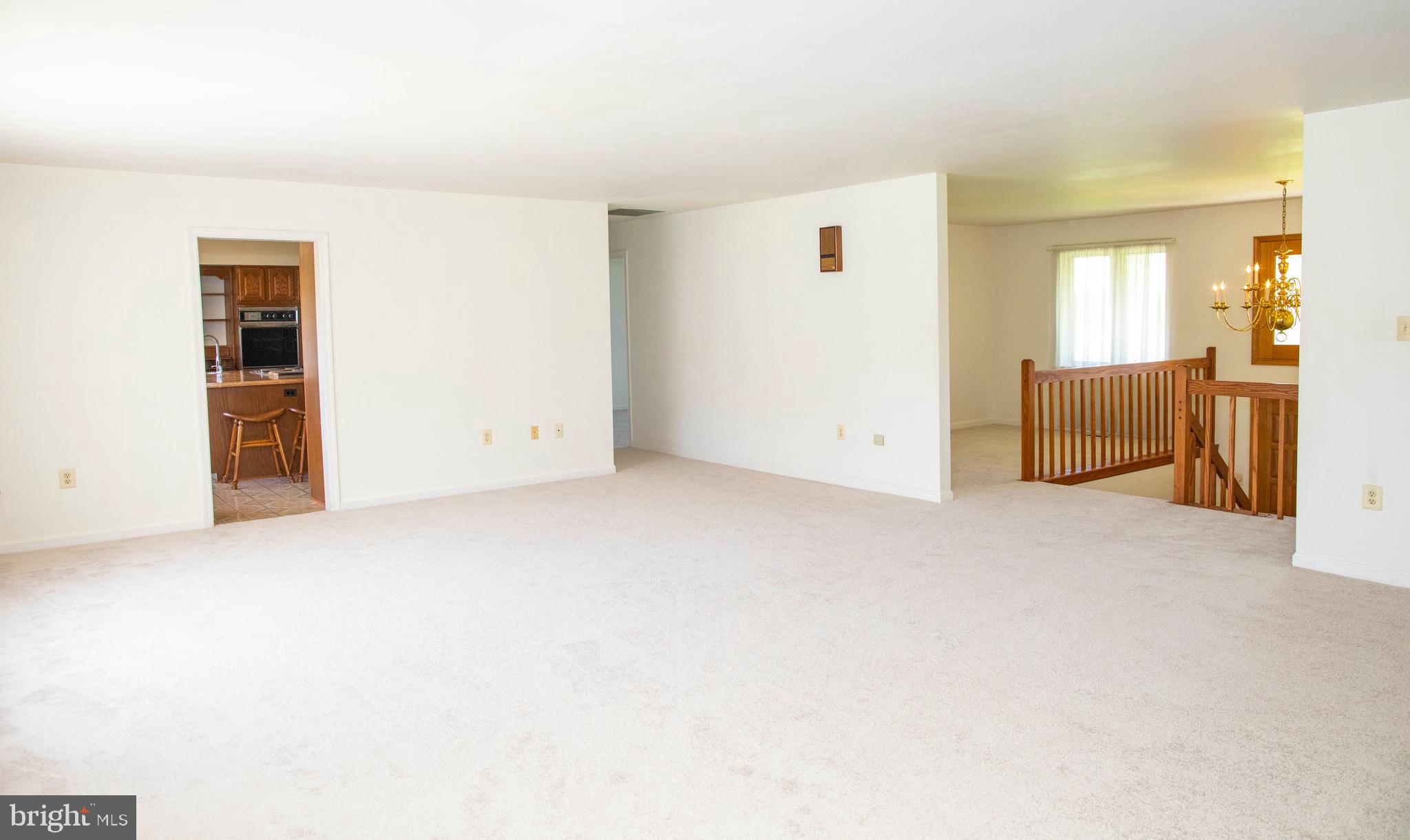 4600 Catharpin Road Gainesville, VA 20155 - Photo 17 of 44 Family room with new carpet