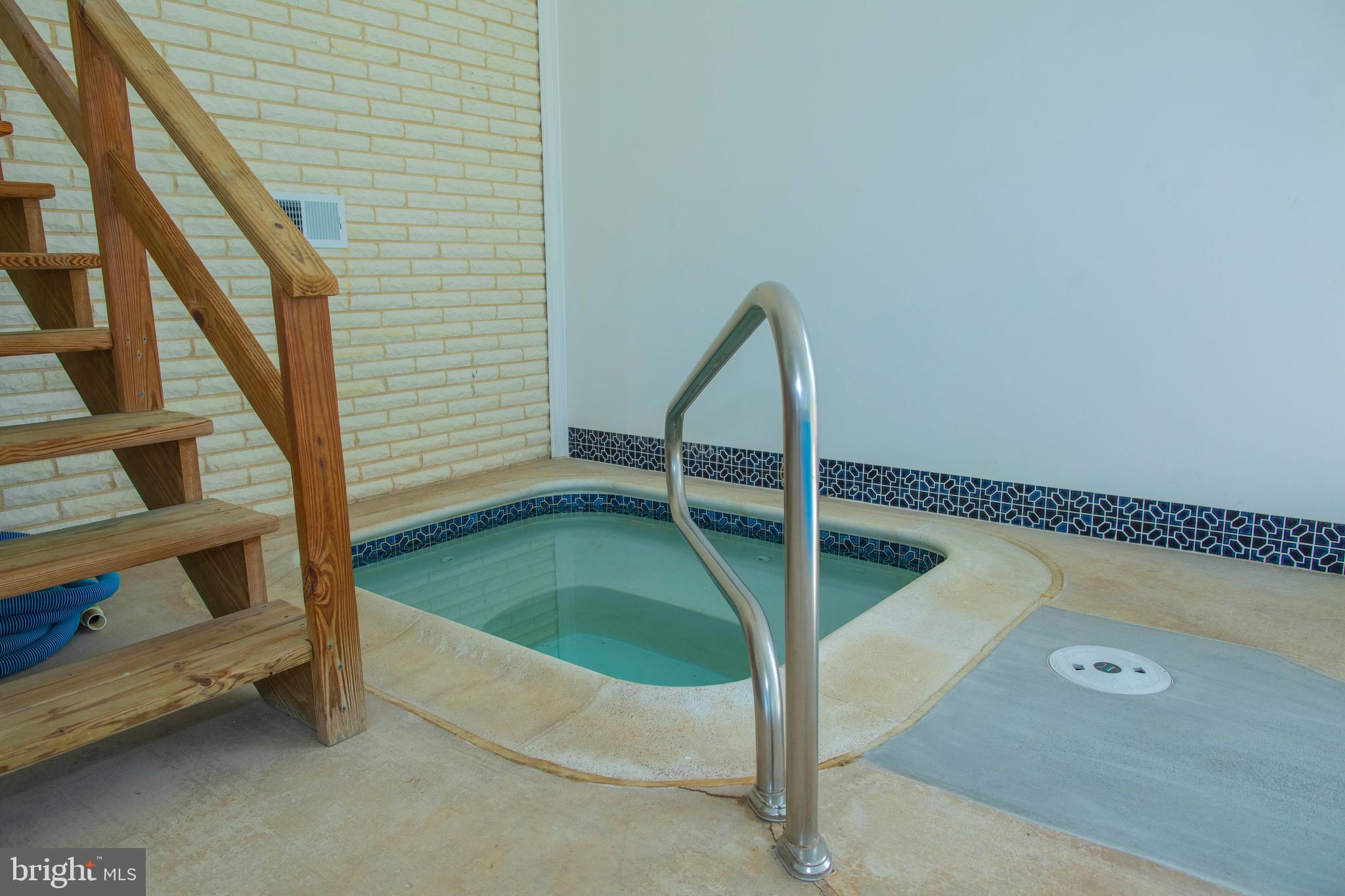 4600 Catharpin Road Gainesville, VA 20155 - Photo 32 of 44 Indoor hot tub