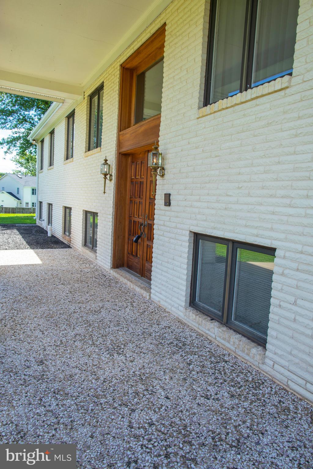 4600 Catharpin Road Gainesville, VA 20155 - Photo 5 of 44 Covered entry