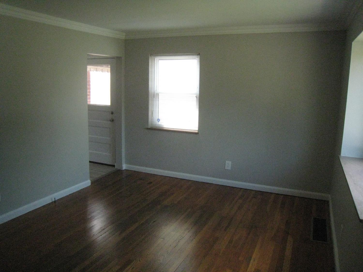 8642 Daly Road Cincinnati, OH 45231 - Photo 3 of 26