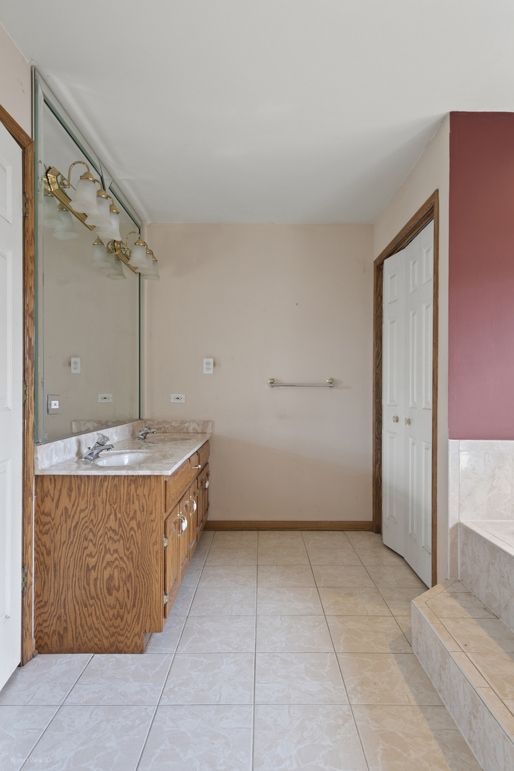 13172 Briar Patch Lane Lemont, IL 60439 - Photo 14 of 26 a view of a kitchen with cabinets