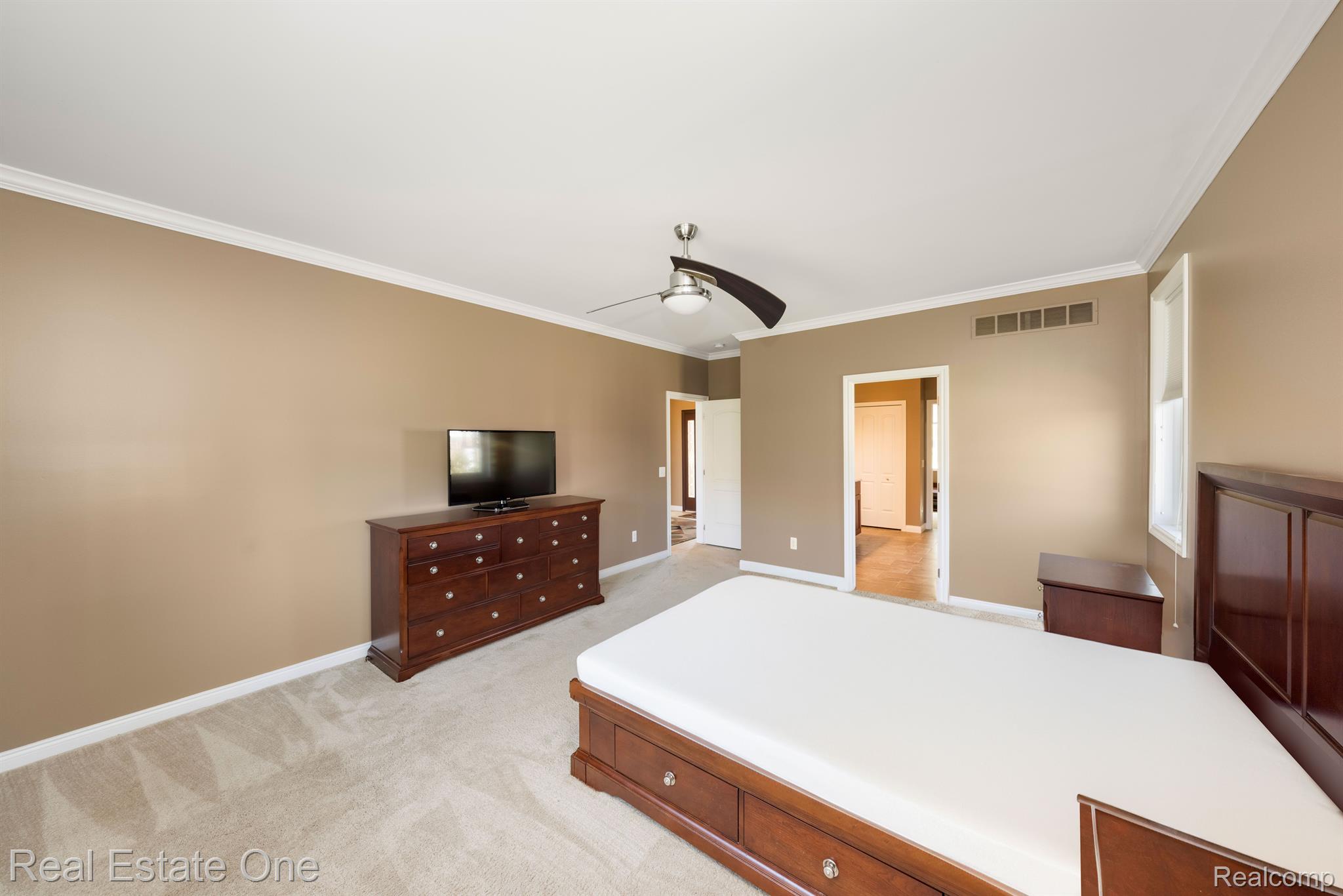 630 Lockmoore Court Rochester, MI 48307 - Photo 22 of 65 Gallery Image 22