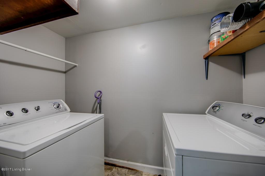 11005 Torrington Road Louisville, KY 40272 - Photo 13 of 18 11005 Torrington Rd 13