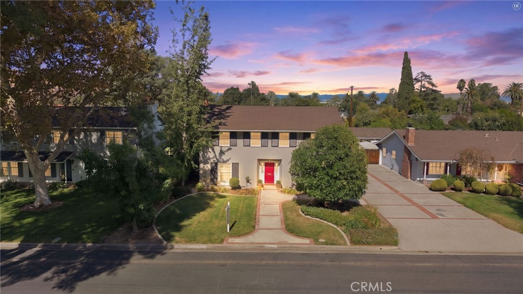 4045 Chapman Place Riverside, CA 92506 - Photo 4 of 61 Photo has been digitally altered