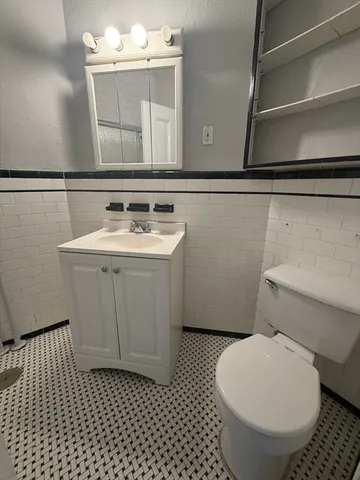 $5,000 | 11 Park Street, Unit 6, Brookline, MA 02446