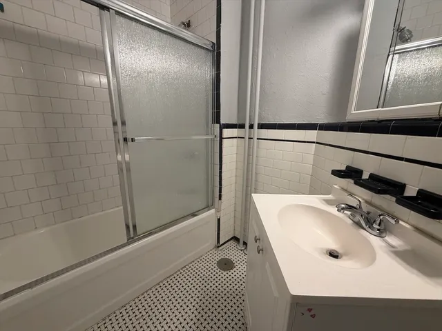 $5,000 | 11 Park Street, Unit 6, Brookline, MA 02446