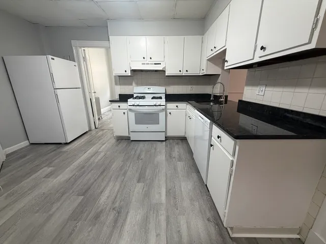 $5,000 | 11 Park Street, Unit 6, Brookline, MA 02446