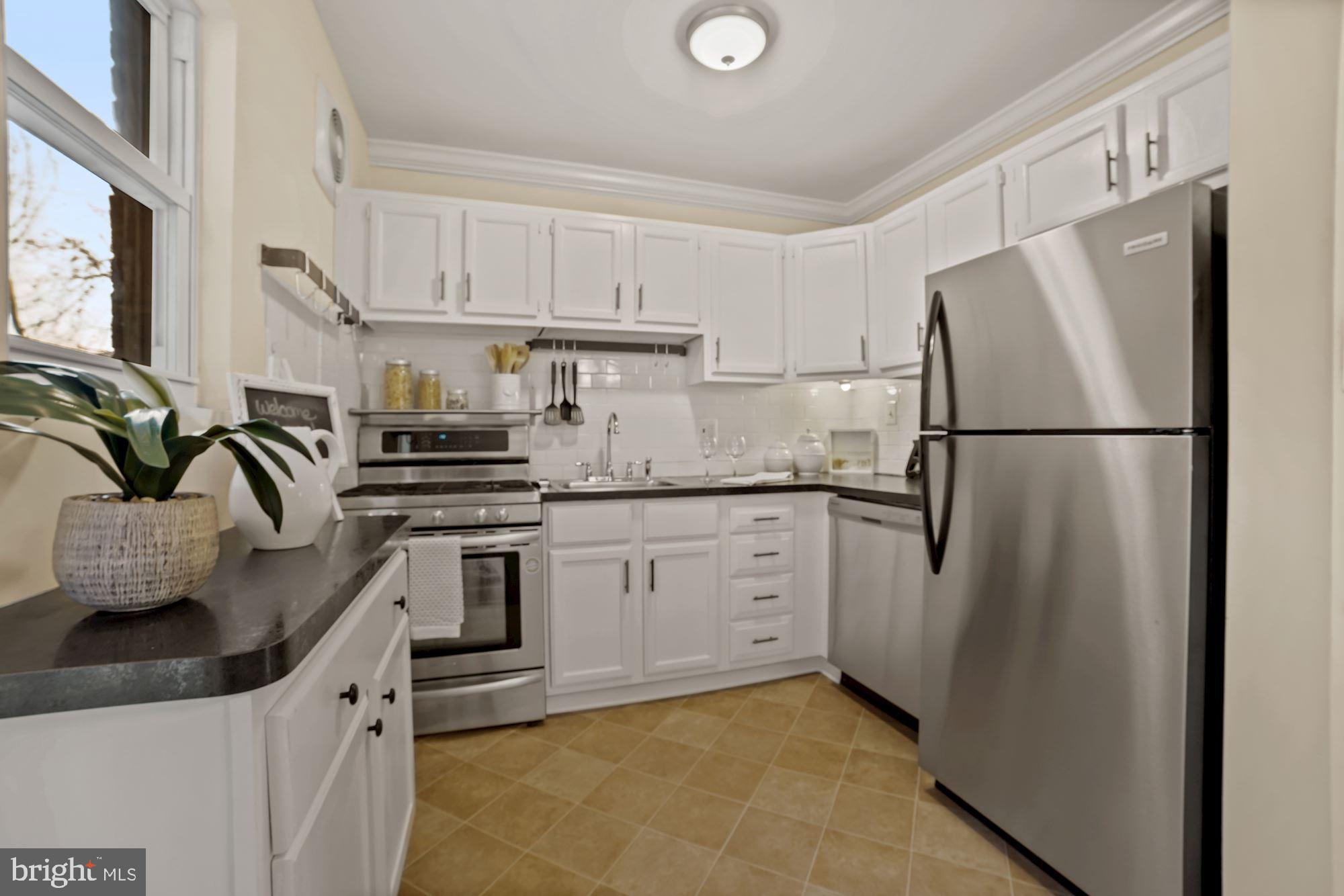 302 Ladson Road Silver Spring, MD 20901 - Photo 12 of 31 Updated Kitchen!