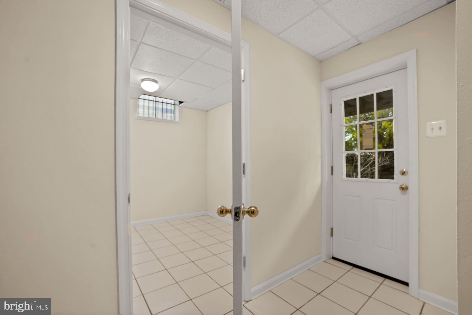 302 Ladson Road Silver Spring, MD 20901 - Photo 23 of 31 Walkout Basement!
