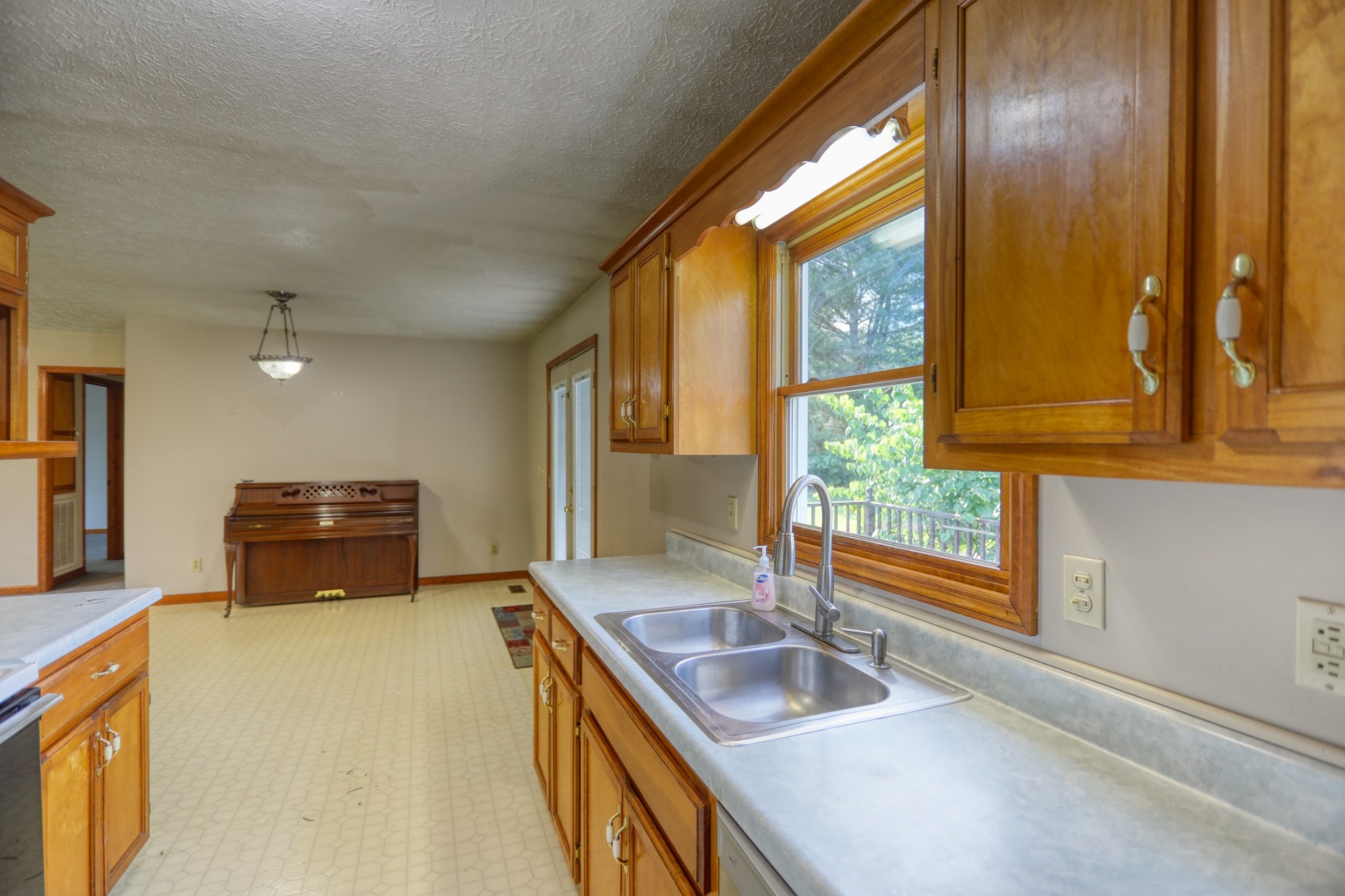 3845 Armstrong Road Springfield, TN 37172 - Photo 20 of 34 a kitchen with sink a window and furniture