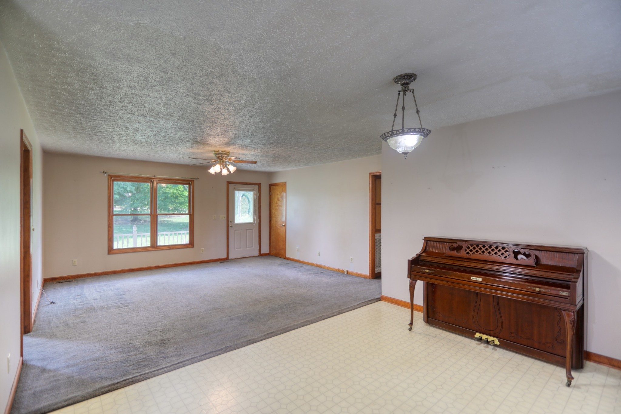 3845 Armstrong Road Springfield, TN 37172 - Photo 8 of 34 a view of a livingroom with furniture and chandelier