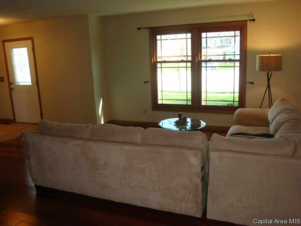 3409 Elderberry Lane Springfield, IL 62711 - Photo 5 of 24 Gallery Image 5