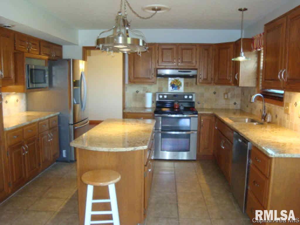 3409 Elderberry Lane Springfield, IL 62711 - Photo 6 of 24 Gallery Image 6