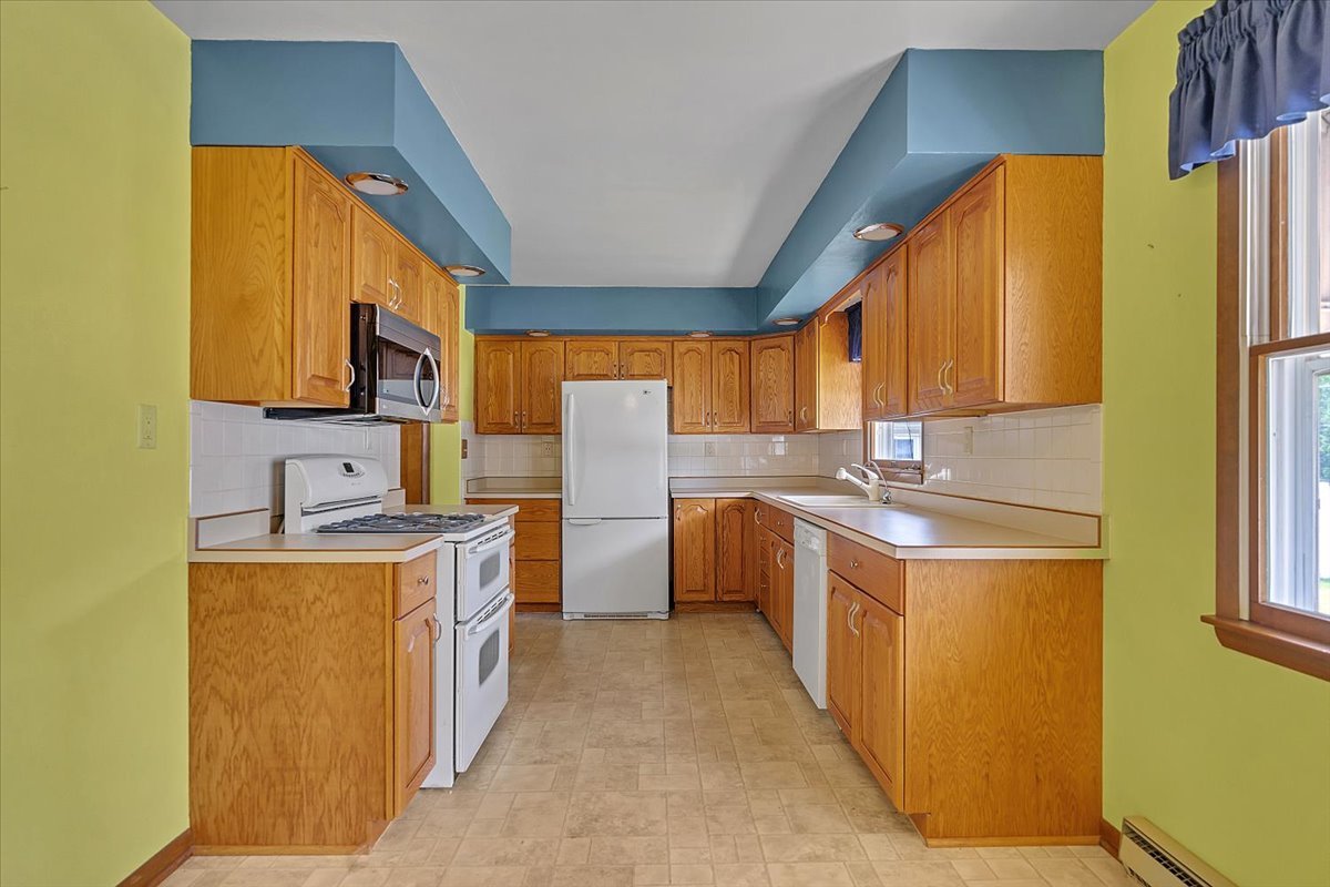904 Obrien Street Harvard, IL 60033 - Photo 9 of 35
