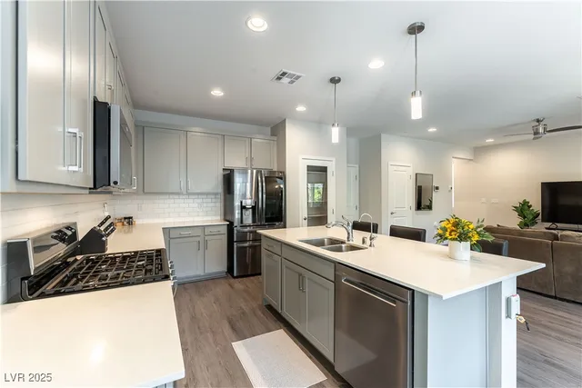 $600,000 | 7027 Amethyst Peak Street, Las Vegas, NV 89148